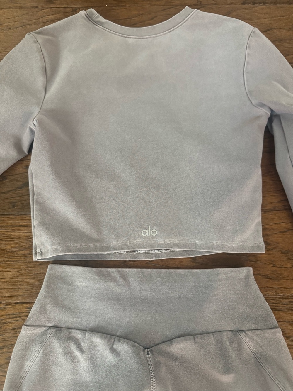 ALO Yoga Washed AloSoft Cool Grey Leggings + Long Sleeve Set - Like New! - Picture 9 of 10